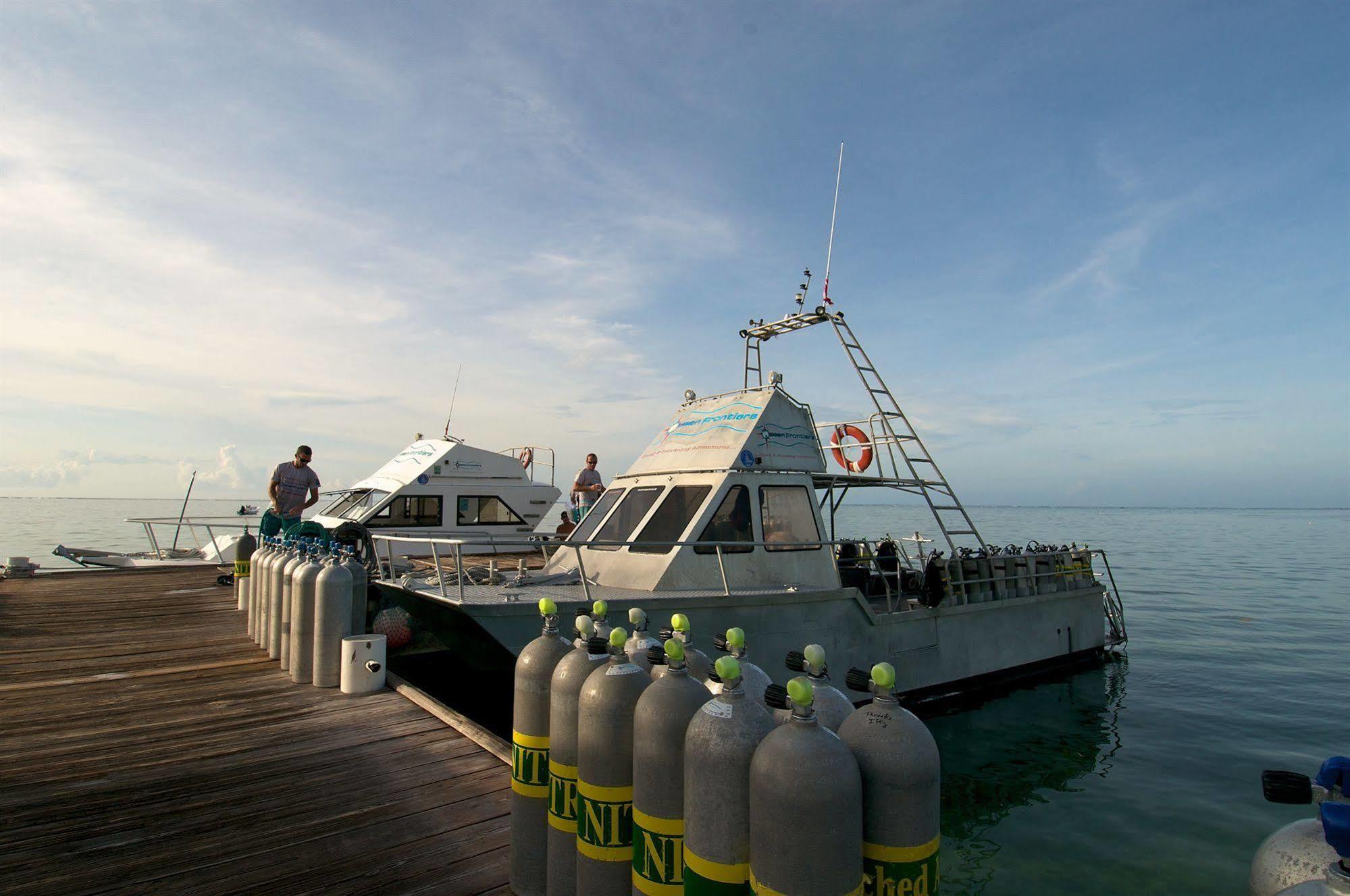 Compass Point Dive Resort Gun Bay Bagian luar foto